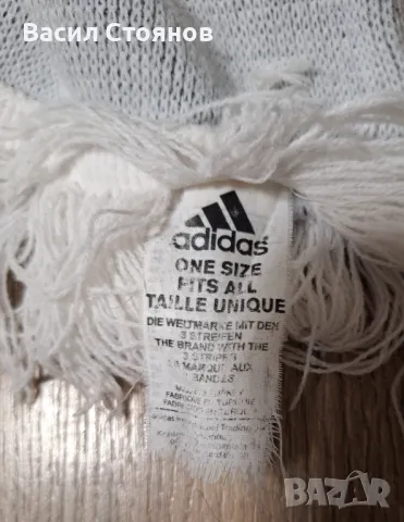 Real Madrid / Реал Мадрид - футболен шал Adidas, снимка 4 - Фен артикули - 48432809