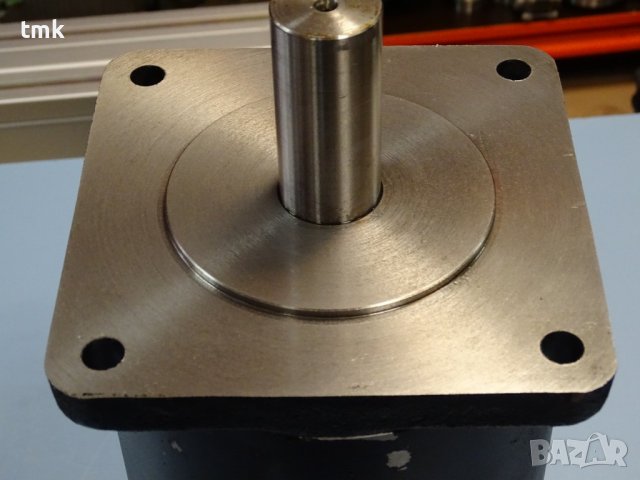 серво двигател Динамо-Сливен МС1-К 98V, снимка 11 - Електродвигатели - 37308091