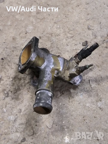 Тройник фланец антифриз за Голф 4 Ауди А3 Сеат Шкода Бора VW Golf 4 Audi A3 Seat Skoda 038121133A