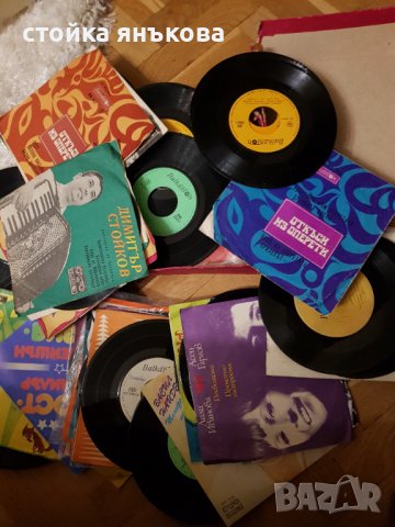 Продавам малки грамофонни плочи бг,оперети,детски песни и приказки, снимка 1