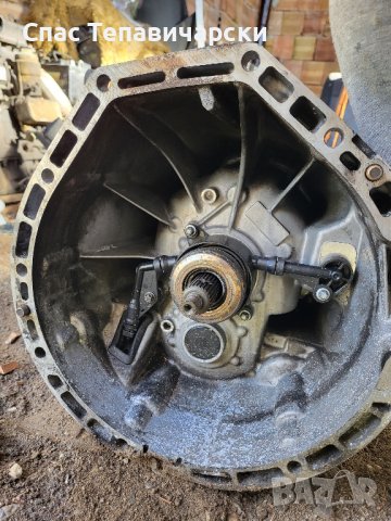 Продавам скорости за мерцедес w203  R211 261 06 01