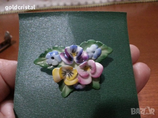 Порцеланова брошка , снимка 2 - Антикварни и старинни предмети - 43750484