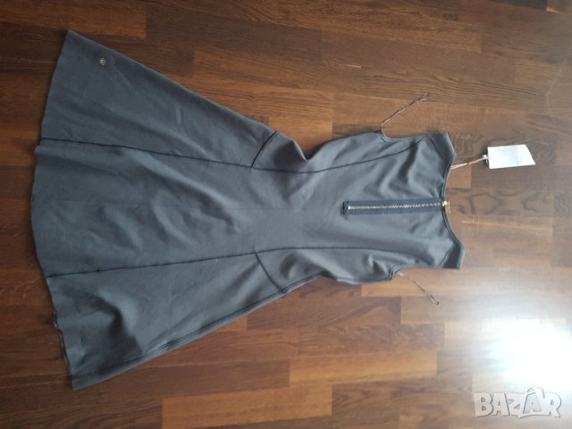 Hugo Boss нова рокля, снимка 2 - Рокли - 43472368