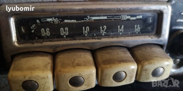 Автомобилно лампово радио. , снимка 4 - Радиокасетофони, транзистори - 37354440