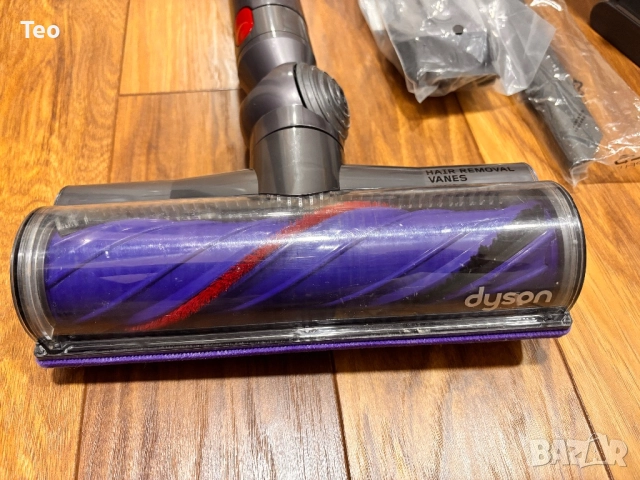 Dyson прахосмукачка V10 с нова батерия, снимка 4 - Прахосмукачки - 52873156