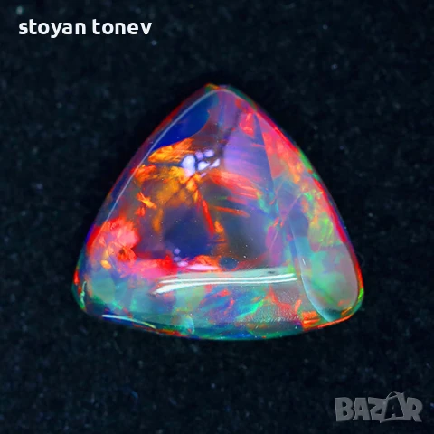 Впечатляващ черен опал с широка шарка в цветовете на дъгата 2.52кт.! Нов!, снимка 1