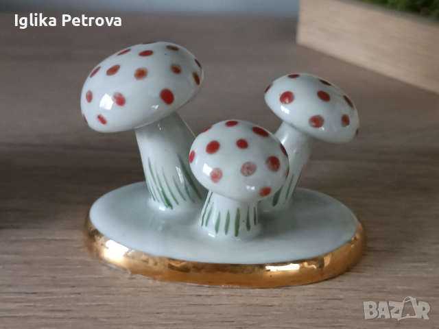 Българска, порцеланова фигурка-Гъбки , снимка 3 - Антикварни и старинни предмети - 52351675