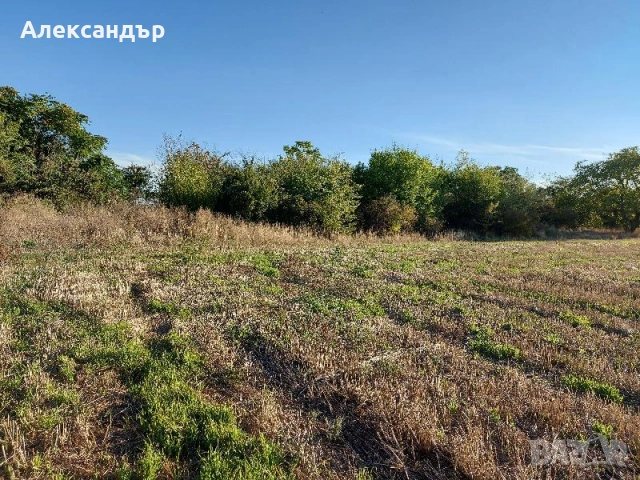 Продавам нива