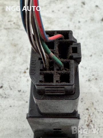 Бутон за подгряване на заден прозорец Toyota RAV4 (1996–2000) OEM #158574, снимка 4 - Части - 51398410