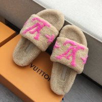 Дамски чехли LOUIS VUITTON (35-41) - реплика, снимка 4 - Чехли - 37098657