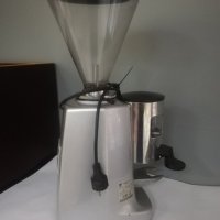 Професионална кафемелачка Mazzer.Италианска машина за мелене на кафе, снимка 3 - Обзавеждане на кухня - 43120733