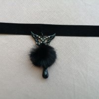 Кадифен чокър с пеперуда, пухче и кристал в черен цвят , снимка 5 - Колиета, медальони, синджири - 44012599