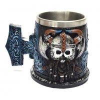 Код 95625 Стилна чаша от полирезин и метал с релефни декорации - герой с шлем, снимка 3 - Чаши - 37045316
