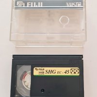 VHS-C Fuji видео касета, снимка 1 - Камери - 37765673