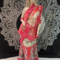 Индийска сватбена рокля - ленга и аксесоари, снимка 1 - Сватбени рокли - 15143563