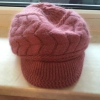 Женска зимна шапка , снимка 1 - Шапки - 27589469