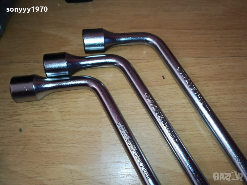 17 19 21 КЛЮЧ ЗА ГУМИ ЛУЛА 2403240734, снимка 1