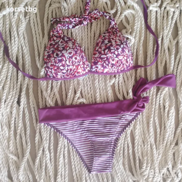 Лилаво-бял дамски бански в две части с твърди чашки и връзка отстрани - 5892, снимка 1