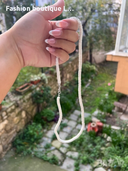 Бял гердан от мидички може да се ползва и като гривна за крака или ръката 🤍, снимка 1