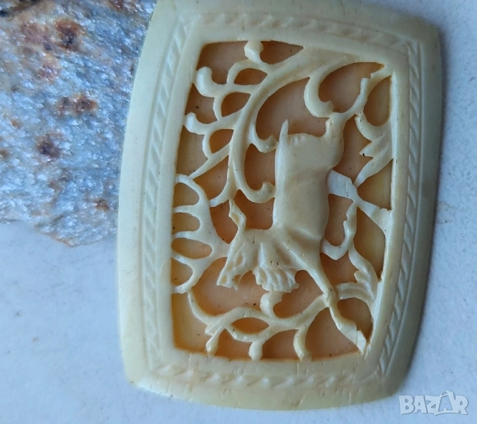 Брошка от слонова кост, снимка 1