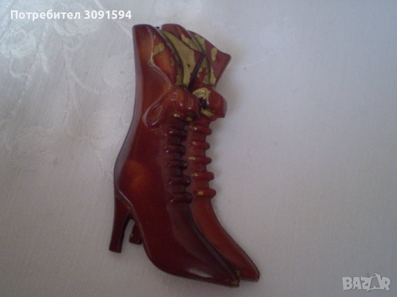       ЗНАЧКА БРОШКА ЕЛЕГАНТНА РЕТРО СТИЛ  БАКЕЛИТ , снимка 1