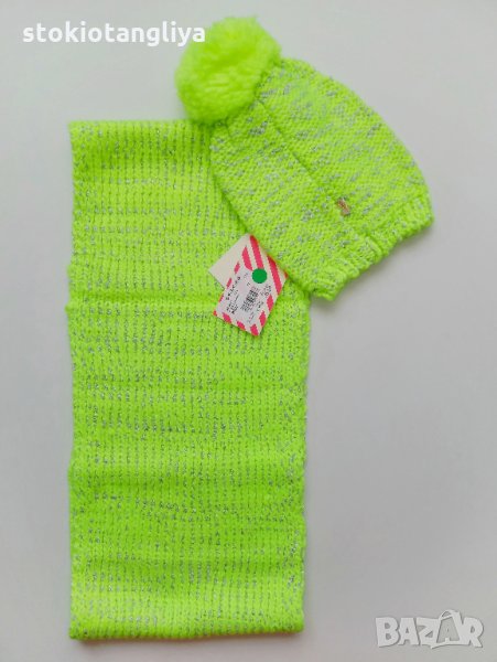 Комплект неонови шапка и шал-яка, размер 5-7 години, снимка 1
