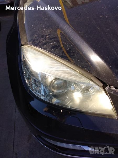 Десен ксенонов фар за W204 в отлично състояние., снимка 1