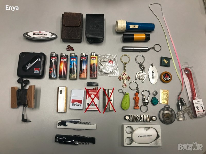Запалки, кожени кутии за цигари, фенерчета, ключодържатели и др. неща за колекционери, снимка 1