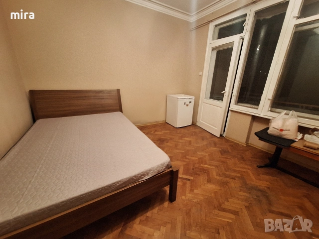 Обзаведена стая Център до метро Театрална за мъж, снимка 2 - Стаи под наем - 53230280