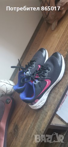 Дамски маратонки Nike, снимка 1