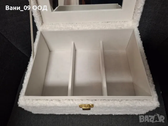 Плюшена кутия за бижута на 2 нива, с огледало, снимка 4 - Декорация за дома - 48506028