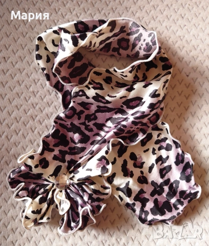 Шал с принт и цвете