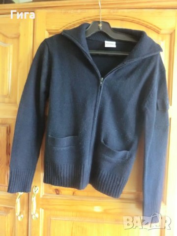 Тъмносиня жилтка с цип