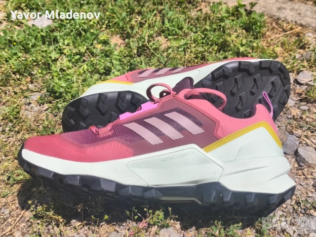 Туристически маратонки adidas Gore Tex чисто нови 42 номер унисекс., снимка 3 - Спортни обувки - 50619783