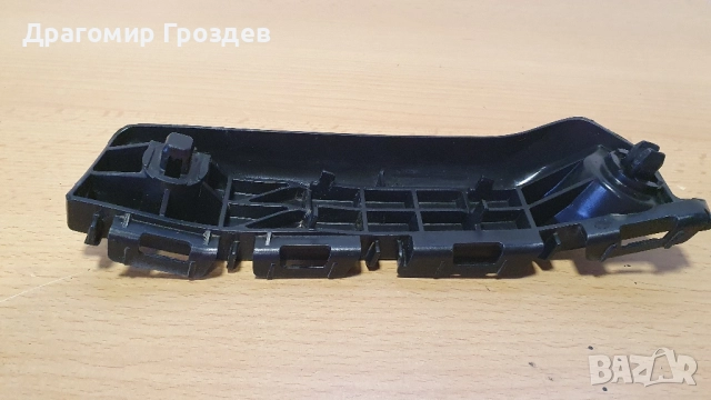 Оригинален десен държач (скоба) за предна броня за Toyota Yaris / Тойота Ярис (2011-2017), снимка 8 - Части - 52532351