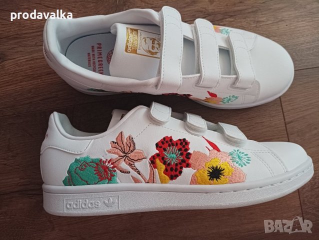 Дамски обувки Adidas , снимка 1 - Маратонки - 43071622