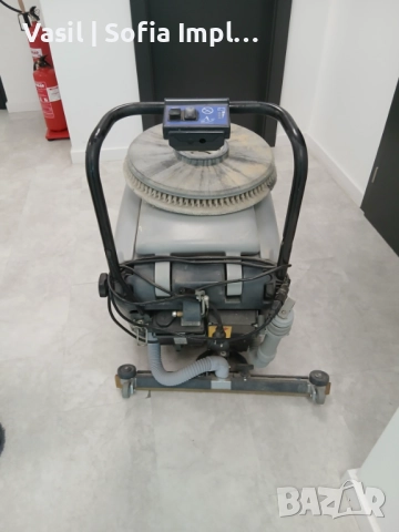 Машина за почистване на под на батерии – Nilfisk ВА 410, снимка 4 - Други машини и части - 52637138