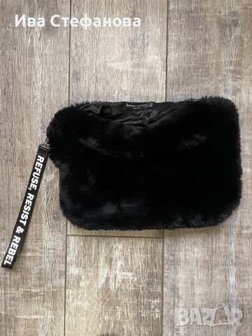 Нов рошав черен клъч чанта Bershka, снимка 3 - Чанти - 43712914