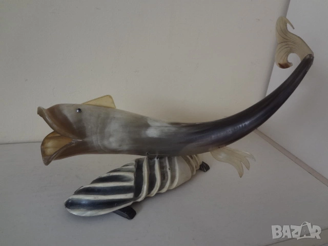 Фигура на риба - статуетка от животински рога