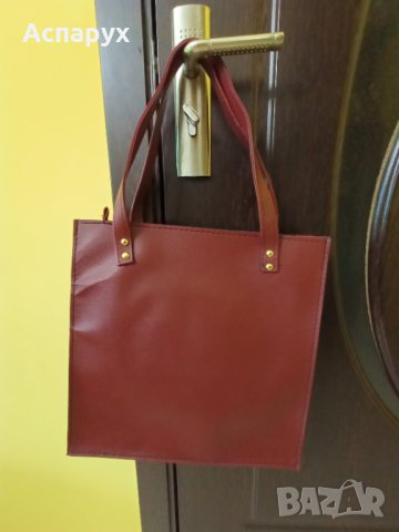 Стилна кафява елегантна дамска чанта със ''златни'' акценти, снимка 2 - Чанти - 40799041