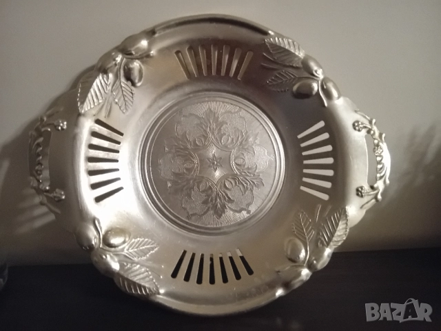 Стара метална чиния/фруктиера