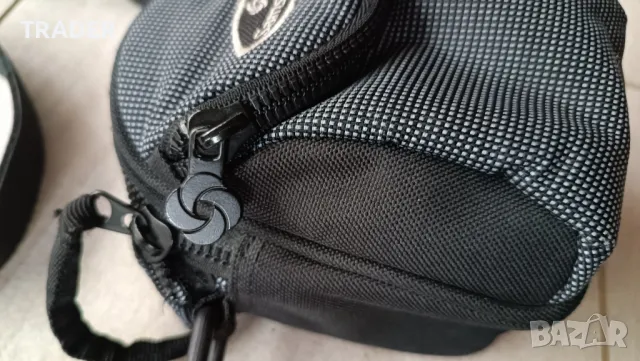 чанта за фотоапарат през рамо кръст Samsonite, снимка 3 - Чанти, стативи, аксесоари - 12904354