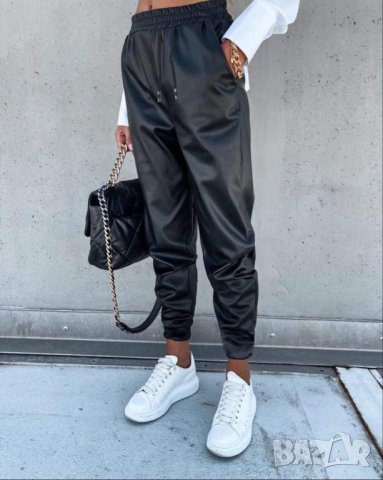 Дамски кожен панталон с връзки в черен цвят