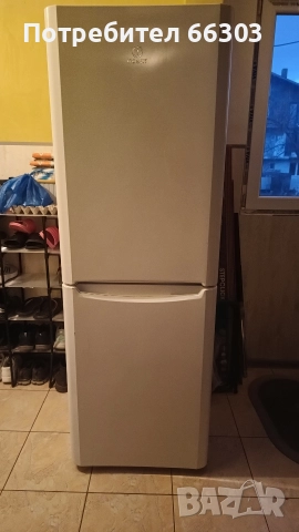 Хладилник с фризер Индезит