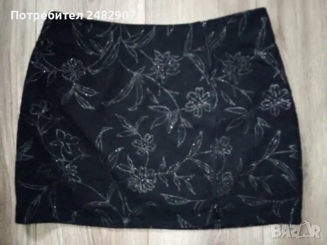 Дамска вълнена пола, снимка 3 - Поли - 47821991