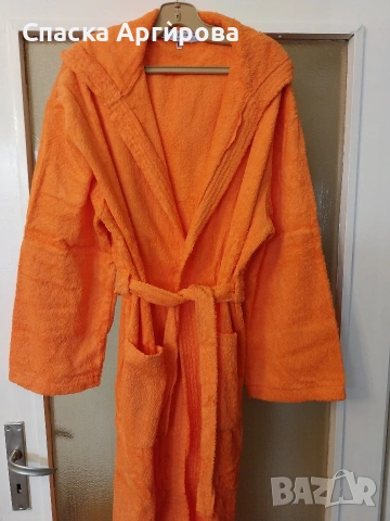 Намален халат за баня на 'Яна' Панагюрище, снимка 2 - Хавлиени кърпи - 53602191