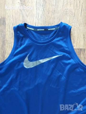 nike - страхотен  дамски потник отлично състояние , снимка 4 - Потници - 37473103