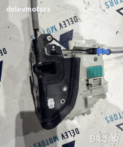 8X1837016C брава за предна дясна врата с 5 пина от Audi A3 1.0 TFSI, двигател CHZ, снимка 2 - Части - 52691799