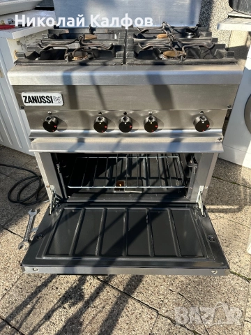 Професионална газова печка Зануси/Zanussi, снимка 2 - Обзавеждане на кухня - 52933491