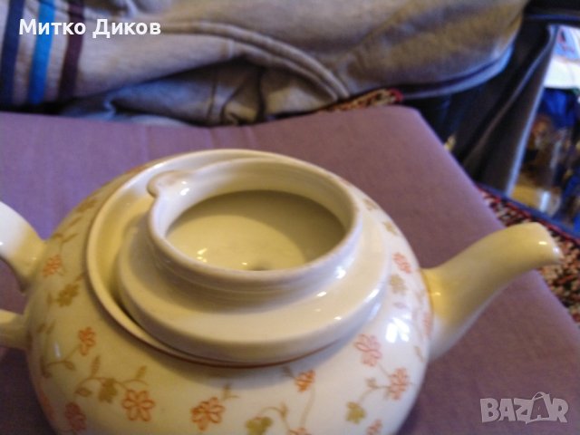 Kahla марков немски чайник от соца перфектен 500млл Н-140мм Фи 71-80 и 145мм, снимка 5 - Аксесоари за кухня - 43734336